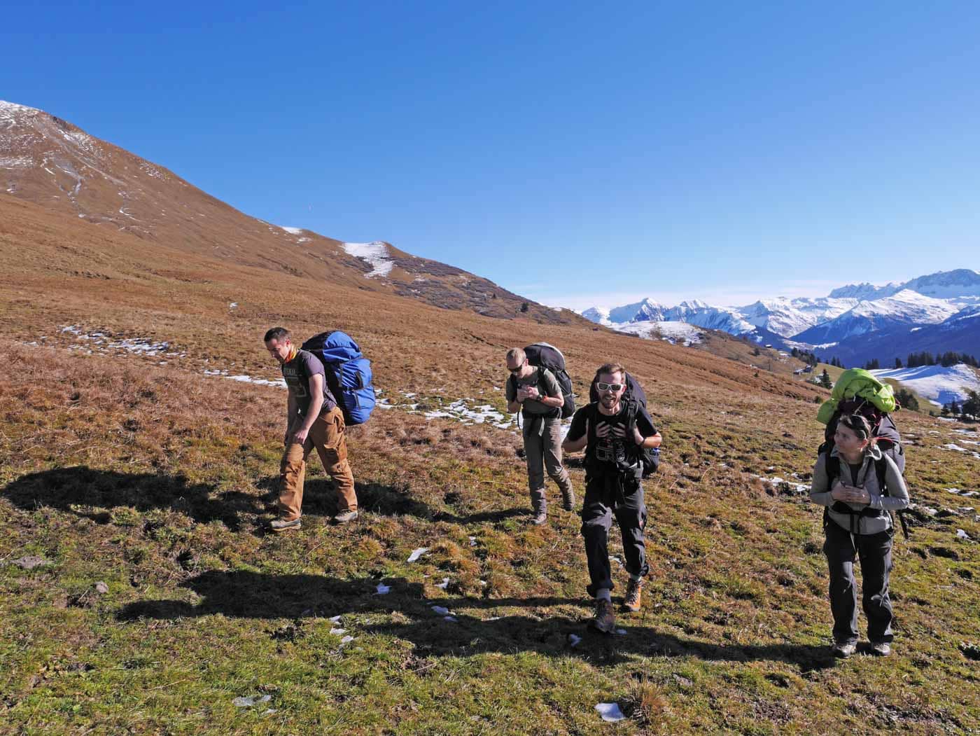 Hike and Fly zu einem Startplatz über der Baumgrenze ist trotz der Anstrengung ein schönes Gruppenerlebnis.